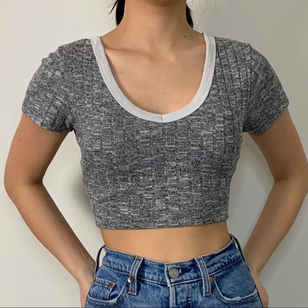 gray tee